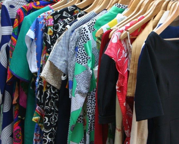 8 Easy Tips on How to Keep Clothes Smelling Fresh in Storage